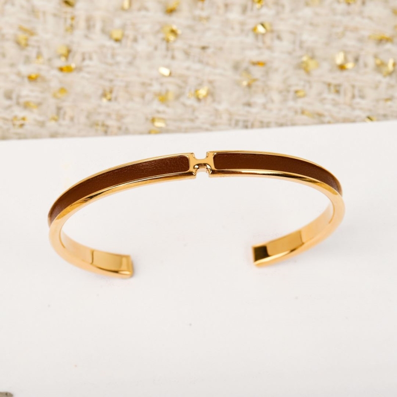 H**me5 bracelets